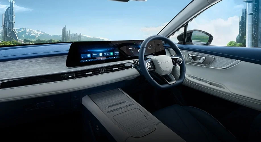 Warna Interior Omoda E5 Saint Cyrillus Blue dan Beige