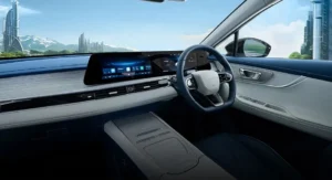 Fitur Omoda E5 kabin futuristik dengan super large curved screen 24,6 inci