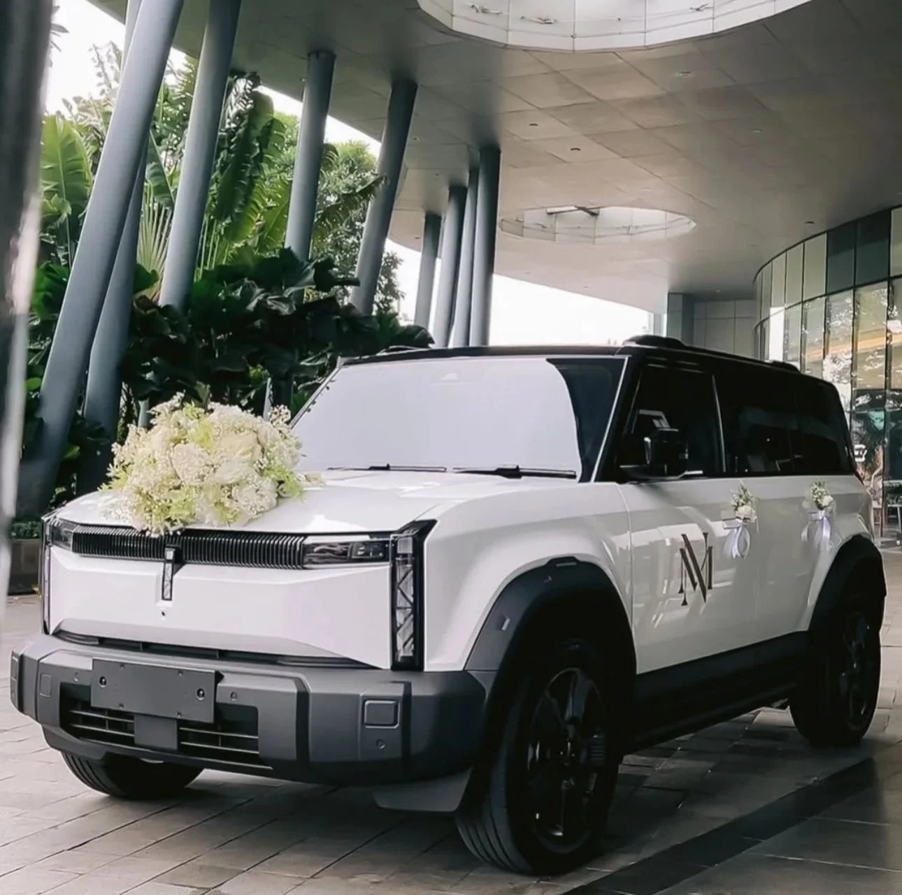 Chery J6 IWD Warna Putih di Showroom Chery Malang